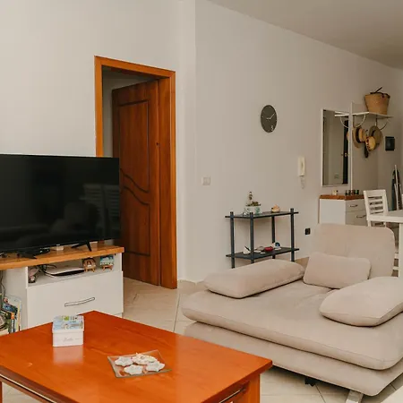 Kote's Beachfront 21 Апартаменты *