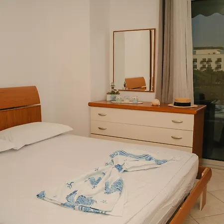 Kote's Beachfront 21