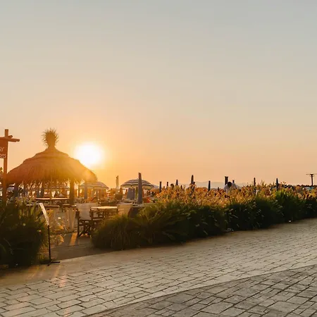 Kote's Beachfront 21 公寓