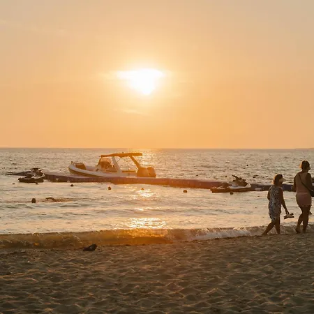 Kote's Beachfront 21 Апартаменты Дуррес